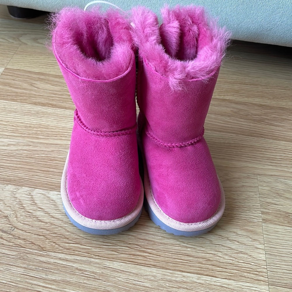 Uggs kids size 6